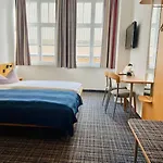 City Hotel