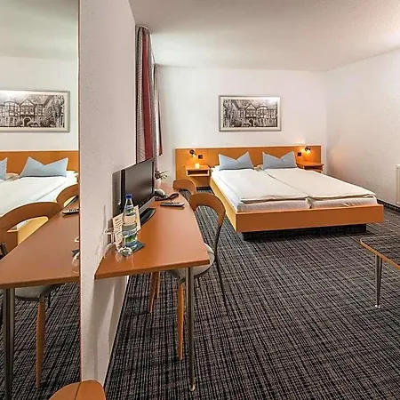 City Hotel